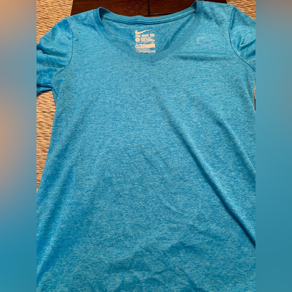 Pre Owned Women’s Small Nike Dri Fit Tee Blue t shirt